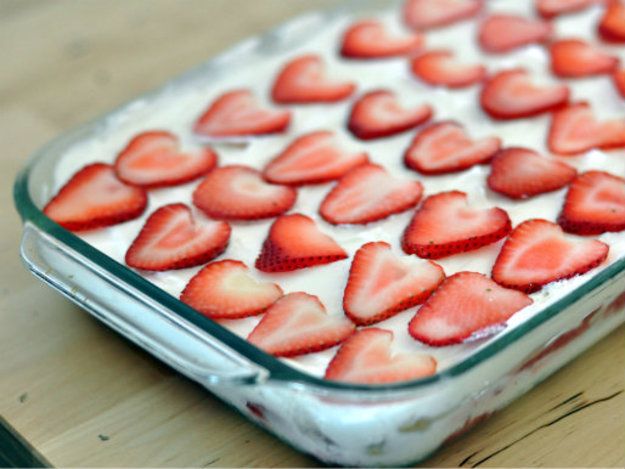 Urban_Fetch's tweet photo. In need of some #MemorialDay Desserts? Here are 20 delicious ones thanks to @seriouseats: https://t.co/3T8OzMLS9E https://t.co/Muumy0ffzu