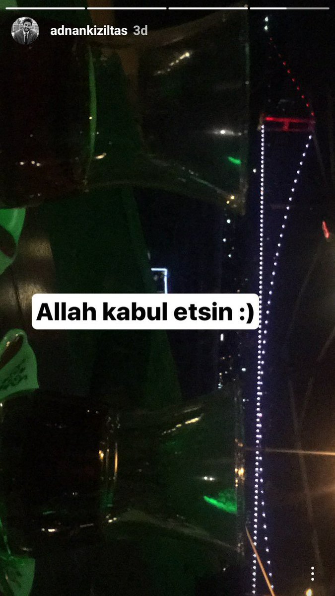 onalrabia03's tweet photo. Eniştecim yemeğin üstüne bir canlı yayin çok iyi gider bilin istedim 😄 @adnankiziltas36 @ddelen https://t.co/v8lMMw54ay