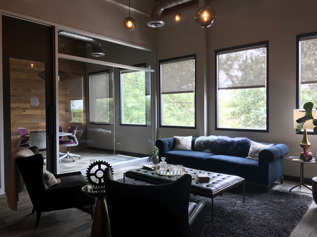 LinkCoworking's tweet photo. Who wants to work in a coffee shop when you could work here??? #linkflex https://t.co/wY4u13zSXC