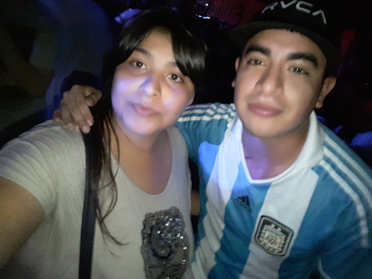 RochiOrellano's tweet photo. Feliz cumpleaños Genio @ALoMasLoco ❤ pasala súper bien con los tuyos! Te quiero♡
PD: quiero un show tuyo y de el Melly en la plata ♥ jaja https://t.co/379xZRl65D
