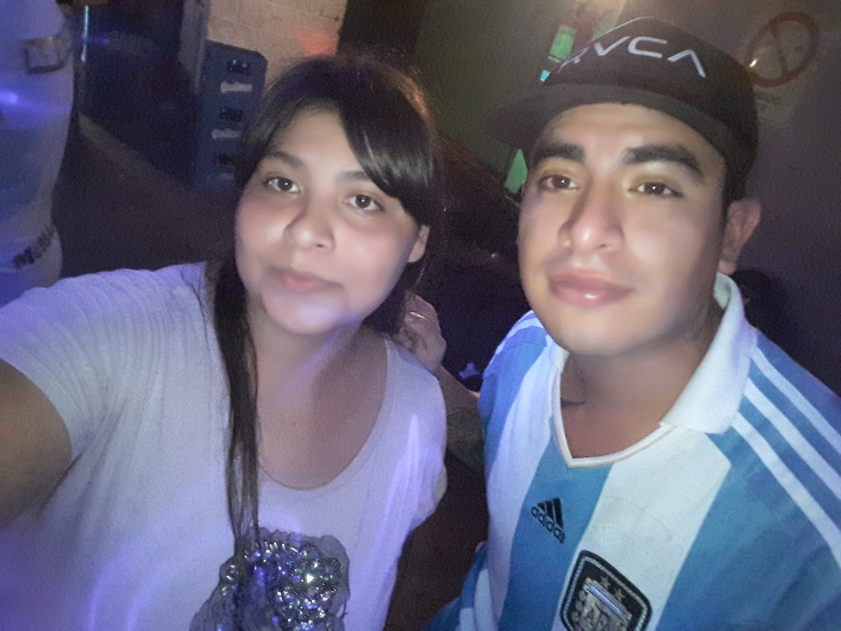 RochiOrellano's tweet photo. Feliz cumpleaños Genio @ALoMasLoco ❤ pasala súper bien con los tuyos! Te quiero♡
PD: quiero un show tuyo y de el Melly en la plata ♥ jaja https://t.co/379xZRl65D