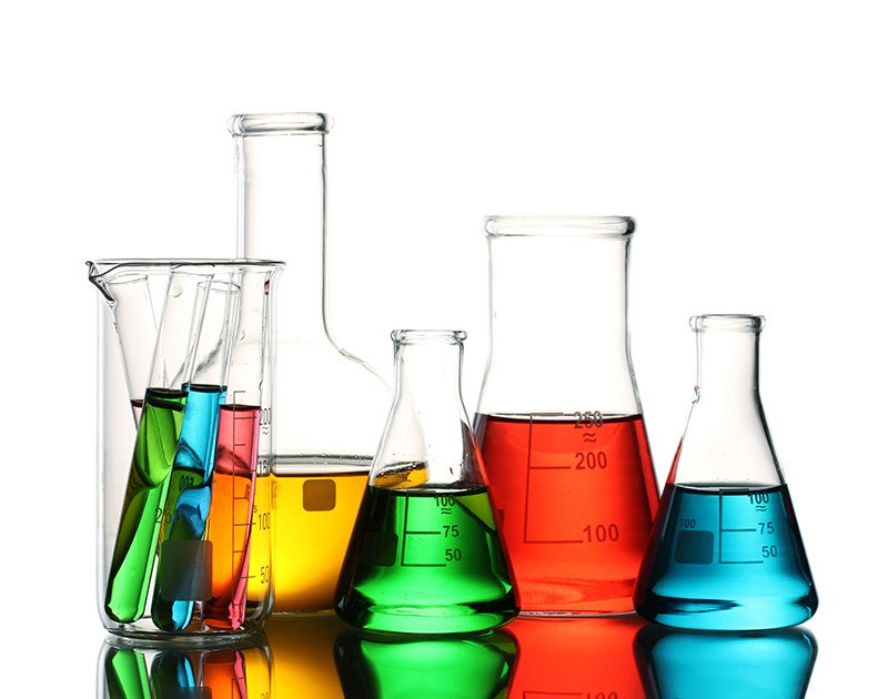 #EspMedimagia

Comienzo a pesar exactamente lo que la Poción requeria de cada ingredientes y a ponerlos en frascos separados, al tener [+]