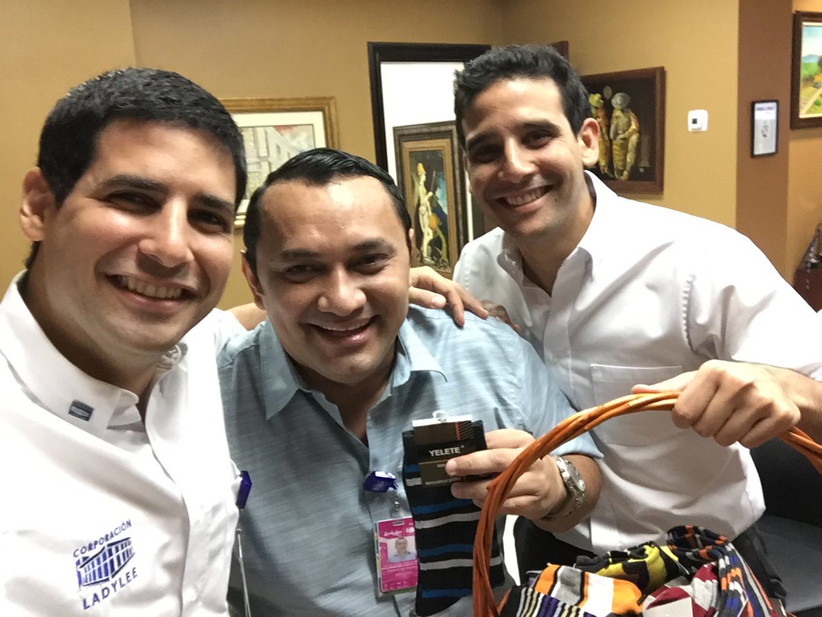 rachidmaaloufjr's tweet photo. El calcetín del Lunes para nuestro amigo Charlie, un gran profesional, colega y amigo. Para no tomarse la vida tan enserio @Corporacionll https://t.co/g2bwifNw23
