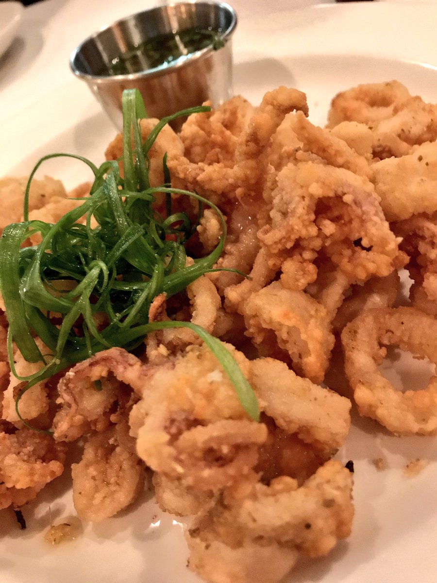 mingtsai's tweet photo. Going to miss you my friend: Crispy Calamari w Thai-Lime Diping Sauce. Best eva! @blue_ginger 6 more days..... #foodflock https://t.co/8jd2AxzruE