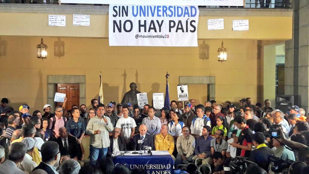 LeonardoBr1ceno's tweet photo. Sin UNIVERSIDAD, no hay PAÍS, por eso debemos levantarnos y defender a nuestras #UniVe de las pretensiones dictatoriales #DefensaULA https://t.co/YWkOnL8u65