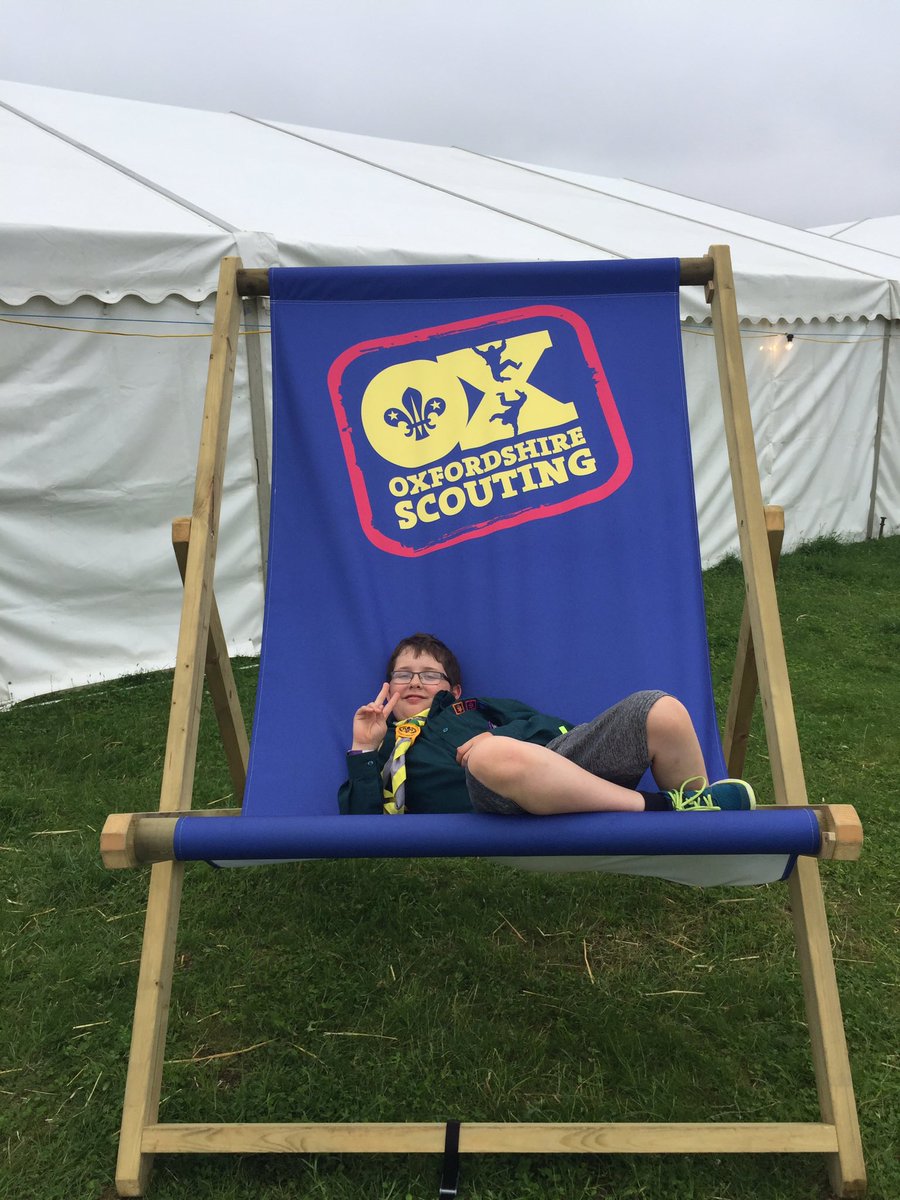 emma_hedley's tweet photo. @oxonjam @OxonScouts leaving Blenheim Palace for the last time with an exhausted Scout - thanks for a fab weekend #MakingMemories https://t.co/f3h8c7II4L