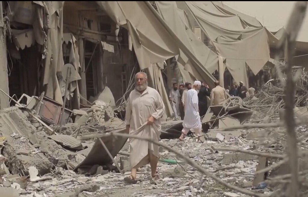 spqr_xxi's tweet photo. The result of #US coalition bombing of #Syria's #Raqqa.The town is full of civilians.
#HolocaustRaqqa #SaveRaqqa https://t.co/DmquaVOFow