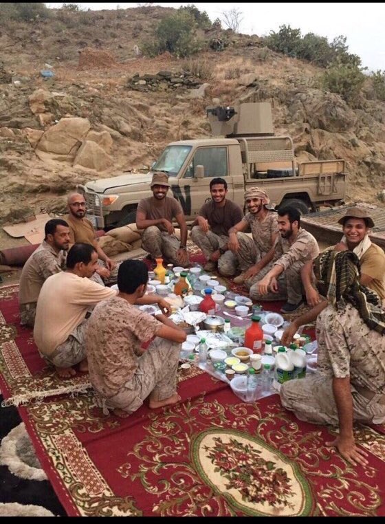 2saaff's tweet photo. تحفّنا أصوات المساجد .. وتحفّهم أصوات القذائف .. اللهم هّون عليهم صيامهم ورباطهم وكن لهم عوّناً ونصيراً ❤️ https://t.co/q0OXge1n1j