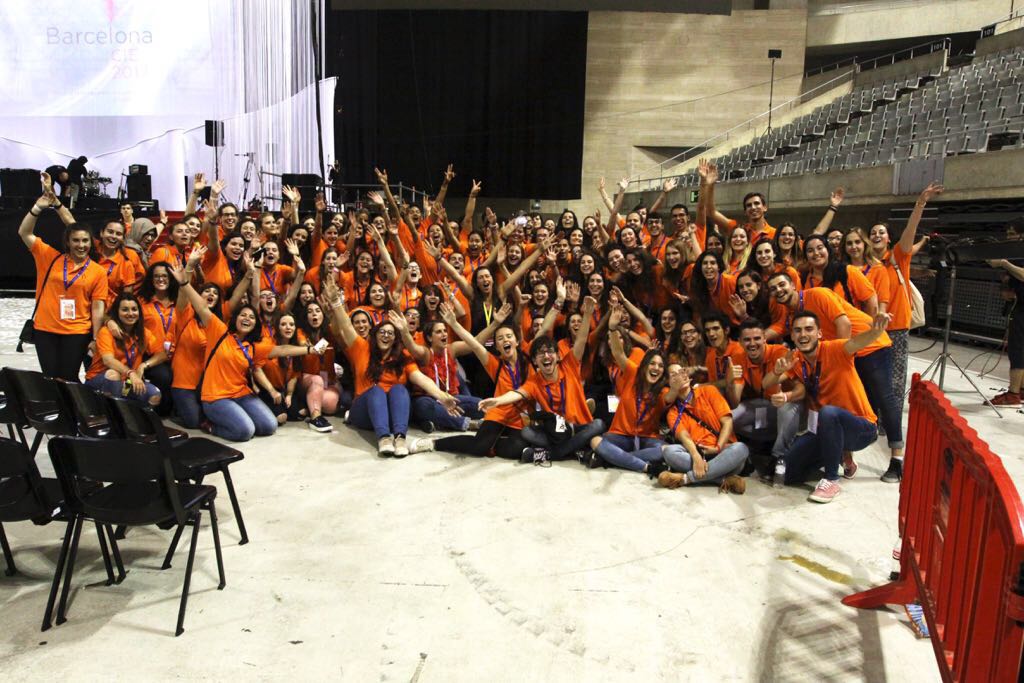 ICN2017's tweet photo. Los voluntarios de #icn2017, #enfermeria2017, sin duda los mejores. ¡gracias por vuestra ayuda! https://t.co/kpVtzOOrnJ