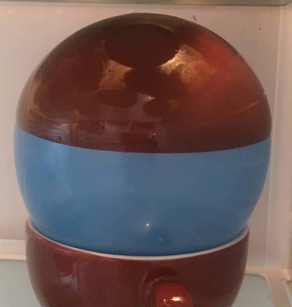 First of 25 tempered chocolate bowls going in the setting accelerator (fridge) for <a href="/GraysChorlton/">Grays Larder Mcr</a>