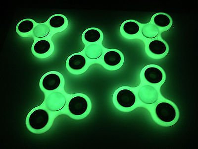 TheSwidoK's tweet photo. 🔥😱 ¡¡SORTEO DE 10 FIDGETS SPINNERS QUE BRILLAN EN LA OSCURIDAD!! 😱🔥

🐦RT y Follow: @TheSwidoK
📷Seguir (doble voto): https://t.co/iCyLdNVXLN https://t.co/cTdg3n6Oki