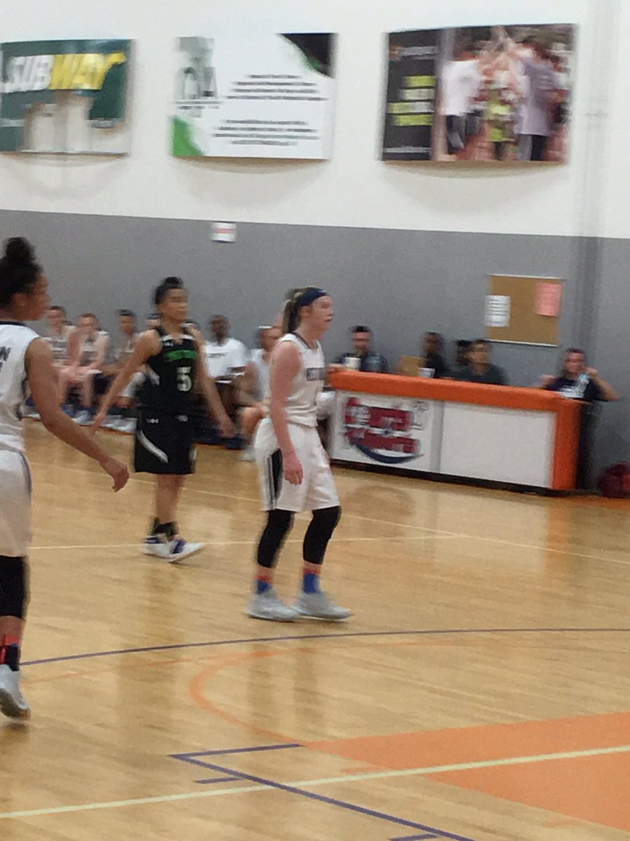 brethoops's tweet photo. #1white Bailee Adkins 5-6 PG 20' WV Thunder Johnson 2020. Strong tough with skills. Top notch PG.#mwshowdown https://t.co/PZLRqwqtJC