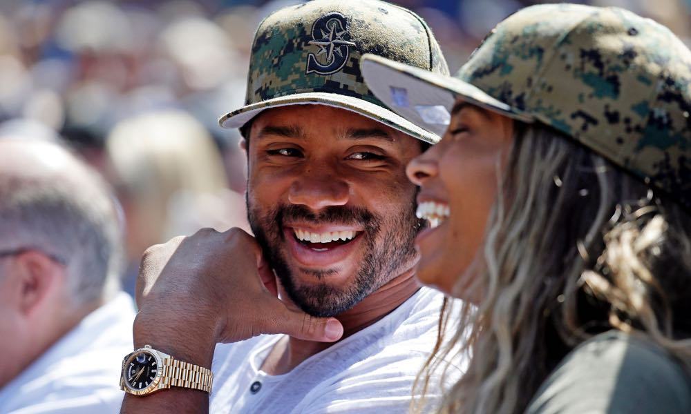 PureJoyRussCi's tweet photo. The Wilsons #MemorialDay2016 #ciara #russellwilson #seattlemariners #baseball #TheWilsons #baseball https://t.co/fBWlEnC3cr https://t.co/U0uVlZSKT5