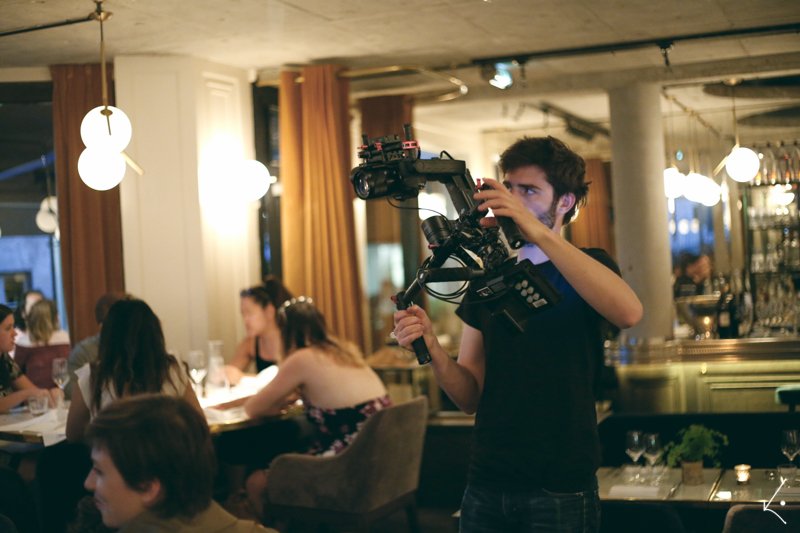 MrJadis's tweet photo. #Shootingbynight #Abbesses #Paris #Montmartre #Threesome #Shortfilm @babounboy @JoachimDelmotte  @TPiechocki @MatthieuMoerlen https://t.co/vdJl2sn4uw