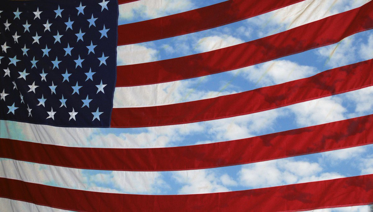powerice's tweet photo. We remember those who made the ultimate sacrifice to protect our freedom. #armystrong #Navy #AirForce #SemperFi #MemorialDay https://t.co/oPvr3z0ufY