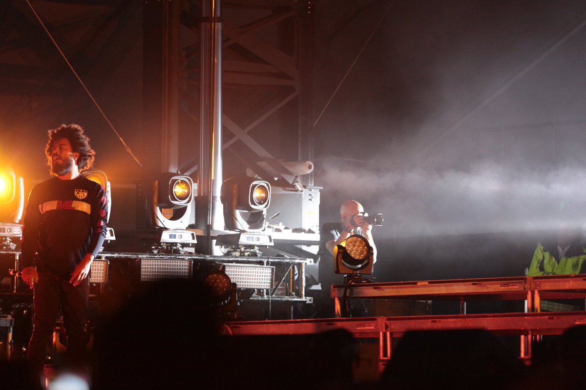 KalebHart's tweet photo. I spied @elmakias at #bostoncalling during @MAJORLAZER 😳 https://t.co/I4tu2UzLHP
