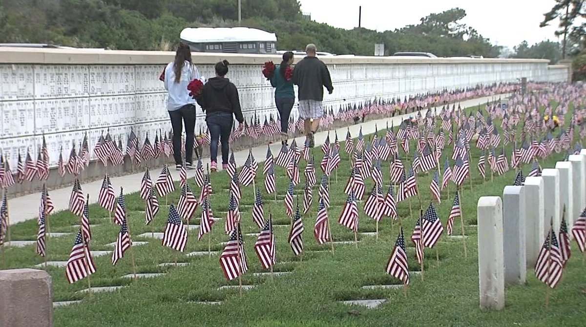 KUSINews's tweet photo. How to pay tribute in San Diego County today to those who died serving the country #MemorialDayEvents https://t.co/lQSY6g2ULt https://t.co/L0T2jKv4VH