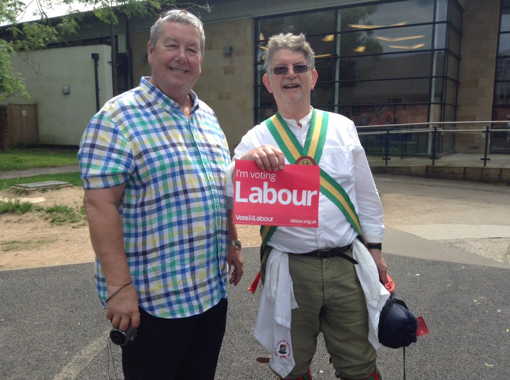 DadiaConti's tweet photo. Morris men 4 labour #Ashbourne https://t.co/BrtWE2eqcZ