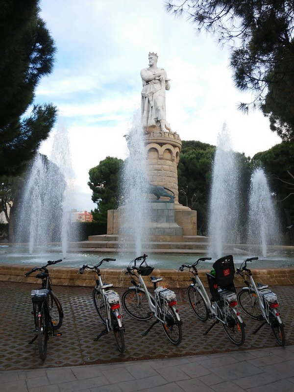ebrobizi's tweet photo. El domingo 4 celebramos el #DiaDelParque realizando visitas guiadas en #bicicletaeléctrica con @zaragusta Inscríbete https://t.co/kS4d5v3ToB https://t.co/tH8bdNm4SP