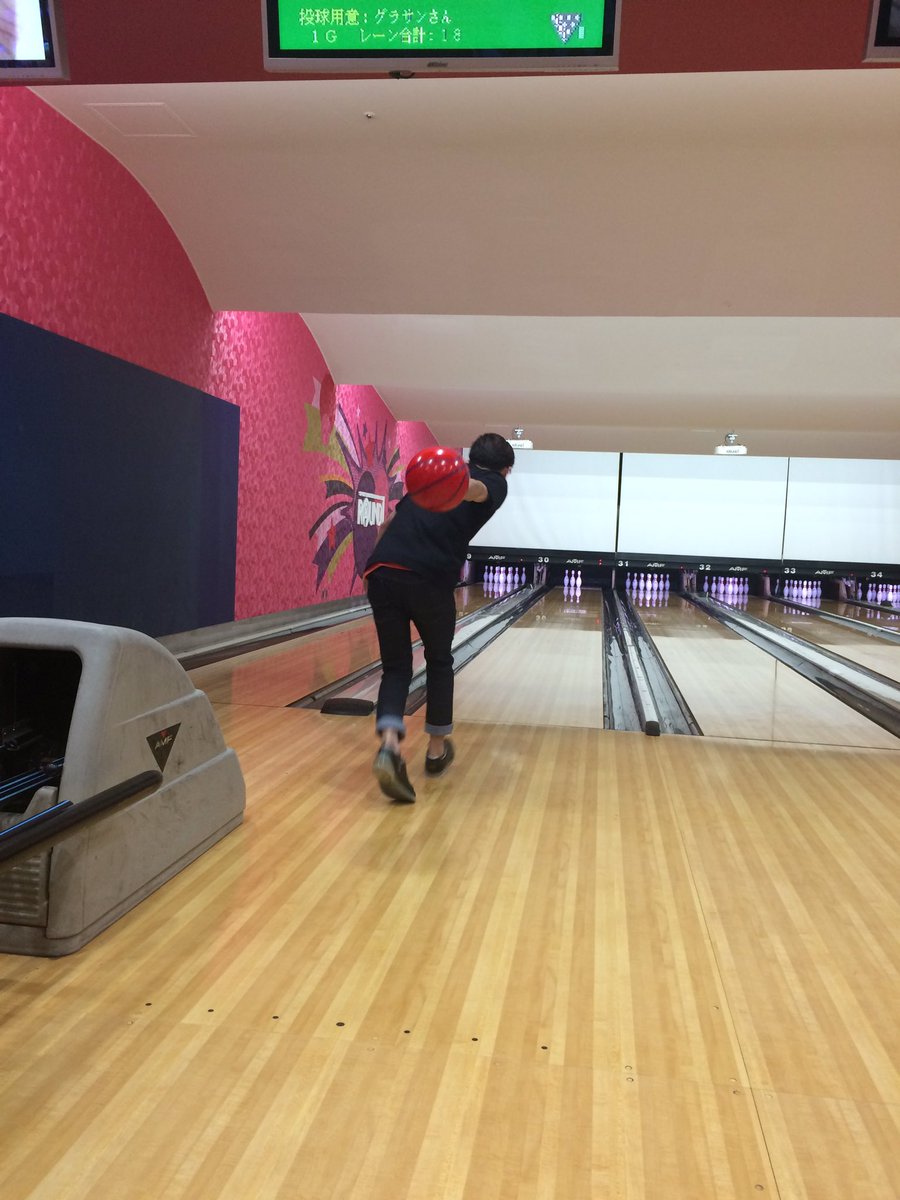 Y_esp_to's tweet photo. 放課後に急遽ROUND1🎳
緊急招集して計４人で行った〜🚲💨

久々の運動やったけどほんと楽しかった😊

遊びまくって2ケツして青春🤣

次ゎ再来週に行きましょうバスケしに🏀 https://t.co/2wQVJePbkB