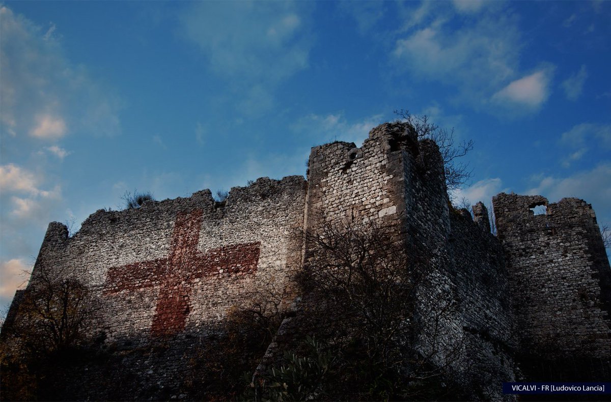 visit_lazio's tweet photo. Il castello di #Vicalvi è uno dei maggiori esempi d’architettura difensiva del Lazio con ben tre cinte murarie, da vedere! #Frosinone https://t.co/RTw81DxY0N