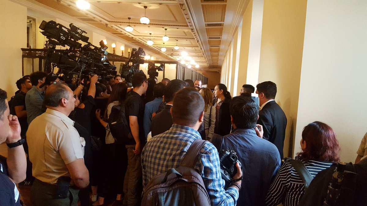 The #media pack with #Minister of Finance #Mexico <a href="/JoseAMeadeK/">José Antonio Meade🇲🇽</a> at our <a href="/gi_hub/">Global Infrastructure Hub</a> <a href="/SHCP_mx/">Haciendo lo que sea</a> 2017 Global #infra Conference #infraMex2017