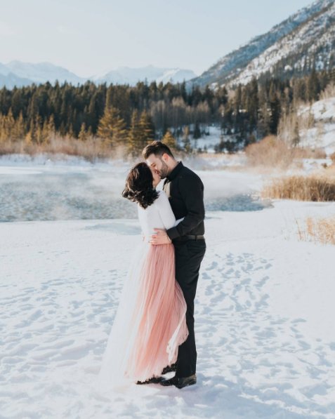 beinspiredpr's tweet photo. Winter wedding day prettiness from @ENV_photography! #BIPRtastemaker #BIPRnetwork https://t.co/ovOBM7BVSs
