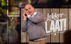 Zappenblog's tweet photo. Paul de Leeuw gaat lekker schuren in Lekker Laat https://t.co/4FZ5owG9Ib https://t.co/dohtAjJoPH