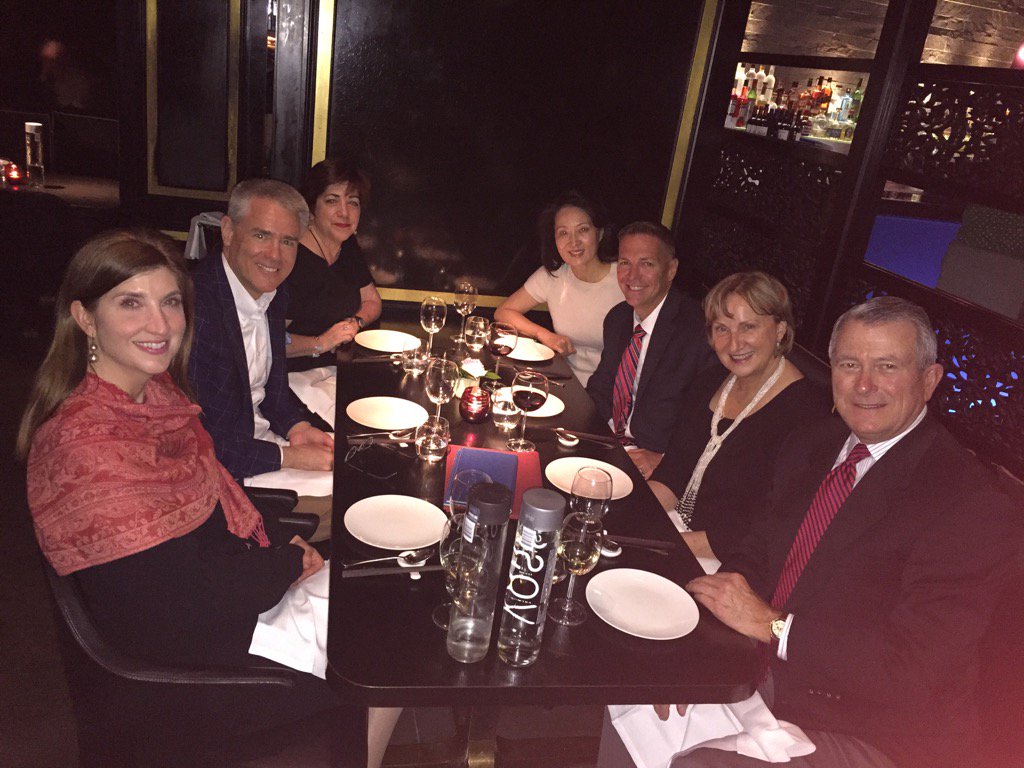 sandyduhe's tweet photo. SMU Meadows faculty jet lagged? Not us. Thanks Provost @stevencurrall for joining us in London! #SMU #smumeadows https://t.co/UvRYab2rwD