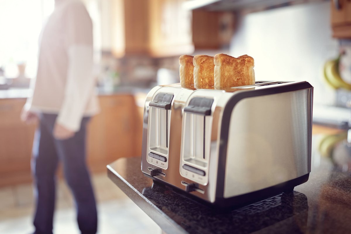 lakeviewUSRG's tweet photo. Many appliances consume energy when they are not being used. Unplug and save money! https://t.co/kuInK156eb #tip https://t.co/uzjbDepVll