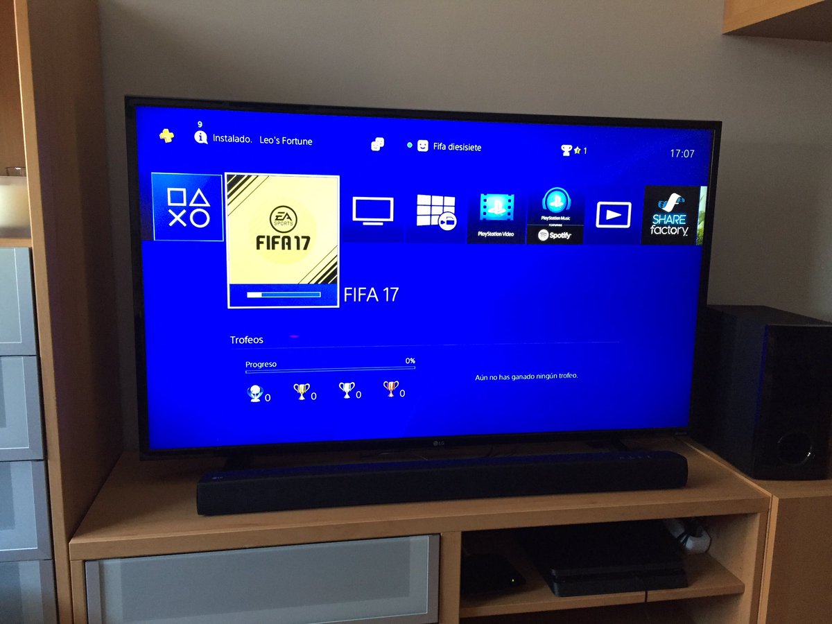 alexfdz05's tweet photo. A puntito de estrenar la ps4, gracias a @DigitalShopPS4 🤘🤘 https://t.co/IqywKRTUhx