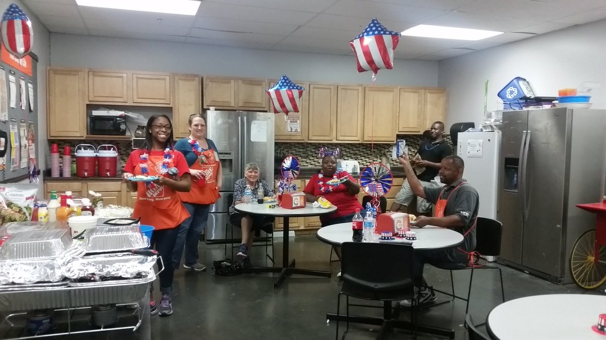 ginamarie280's tweet photo. #2014memorial going on @thd2014 @MarkMiller4519  @Nisseinny @mlindsey1223 @MAPMTomD239 @BPlantenberg @jeff_trent https://t.co/fFpGEctFce