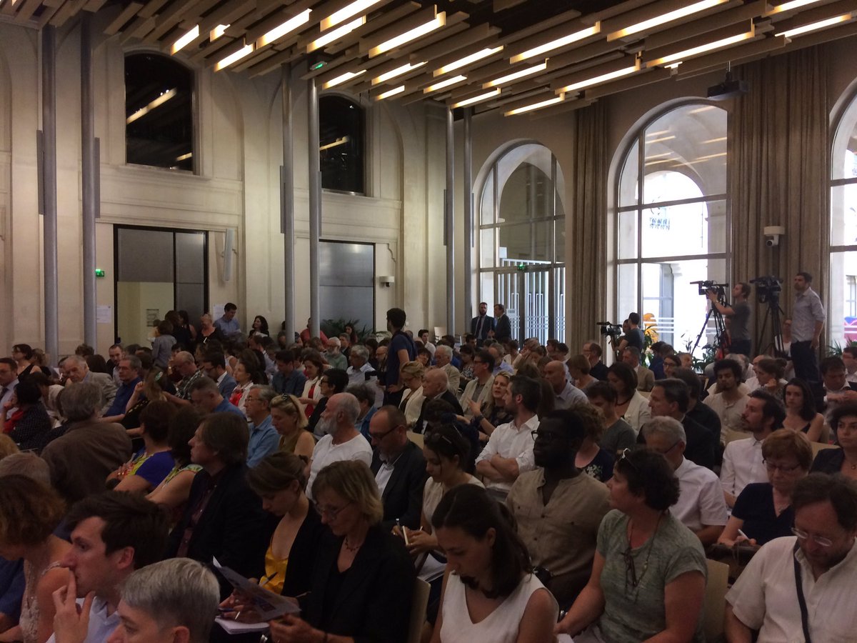 Ecologie_Gouv's tweet photo. 📸 Lancement de la semaine européenne du développement durable 2017 par @N_Hulot  
#ODD #SEDD2017 https://t.co/jyai04xQaG