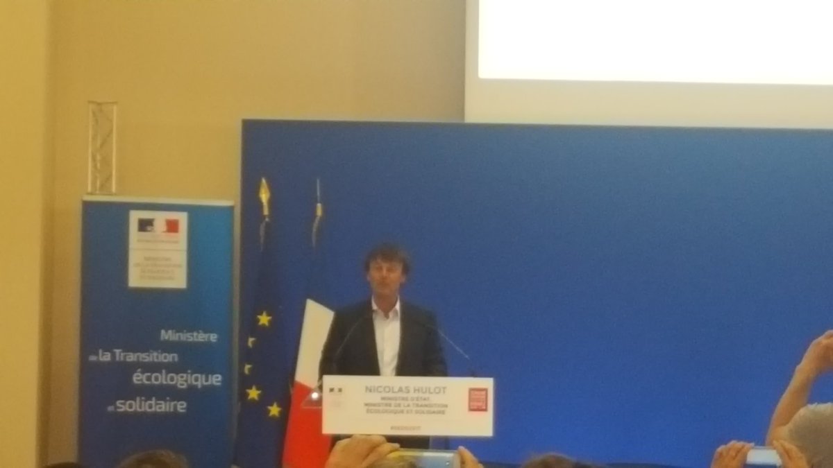 Allyssee's tweet photo. Le @REFEDD est présent au lancement de la #SEDD aux couleurs des #ODD avec le ministre @N_Hulot https://t.co/mbkef44R8J