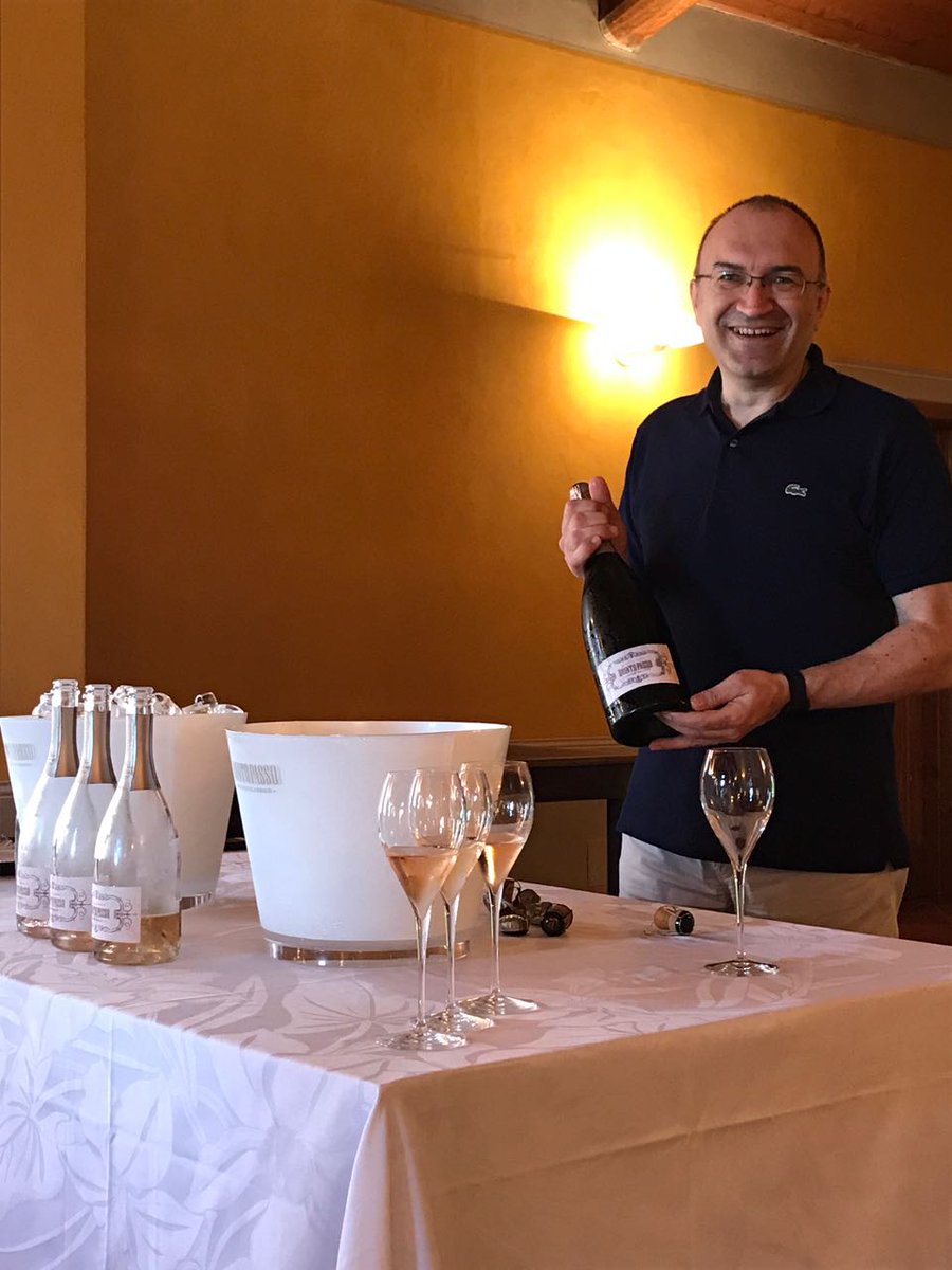 Quintopasso's tweet image. Oggi degustazione verticale di #Quintopasso Rosè Brut: esploriamo la sua evoluzione nelle annate 2010 - 2011 - 2012 e 2013! #Sorbara #Modena
