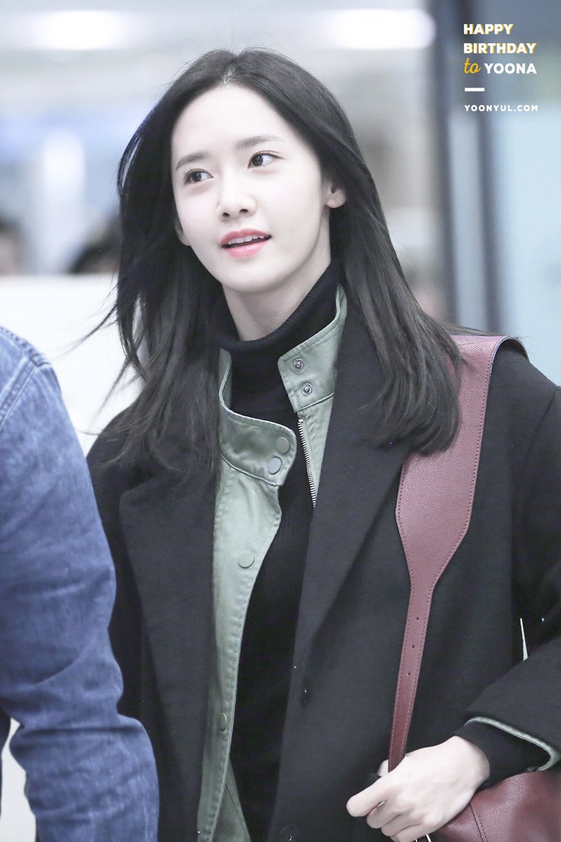[PIC][14-01-2017]YoonA trở về Hàn Quốc vào hôm nay DBAPecJVwAAT0oo