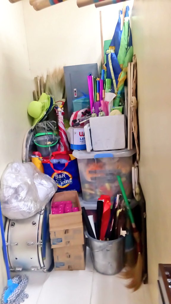 loujiedelica's tweet photo. Cleaned the CTHMSC room today. 💯 #TeamProductive @dendendeeenn @jlouistorres_ @gnnslnts @JuanderPich @ImChristianBai 💙💚 https://t.co/hrB4siySZk