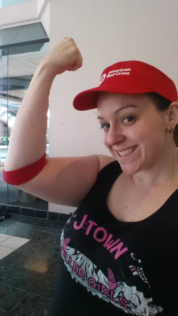 JtownRG's tweet photo. We're joining the #MakeEmBleed campaign and going #SleevesUpJRG to donate blood and help save lives! https://t.co/s2sr0mz0Ag