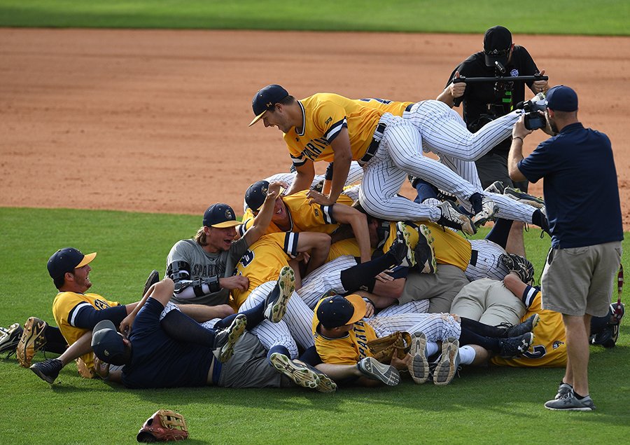 BaseballAmerica's tweet photo. #UNC Greensboro is back in the NCAA Tournament for the first time since 1997 #OffTheBat
https://t.co/BtUrqYt4i1 https://t.co/q8KSXP888W