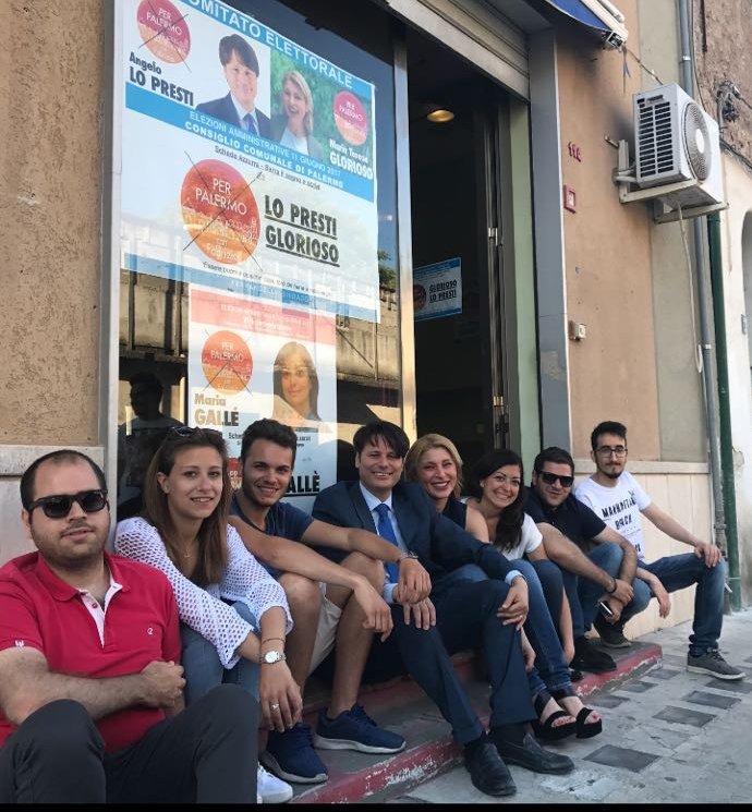 LucidoDavide's tweet photo. Uniti per cambiare il nostro territorio dall'11 Giugno. @Maria_Stella_82 @AngeloLoPresti con @Ferrandelli https://t.co/xbdI1UsHzK