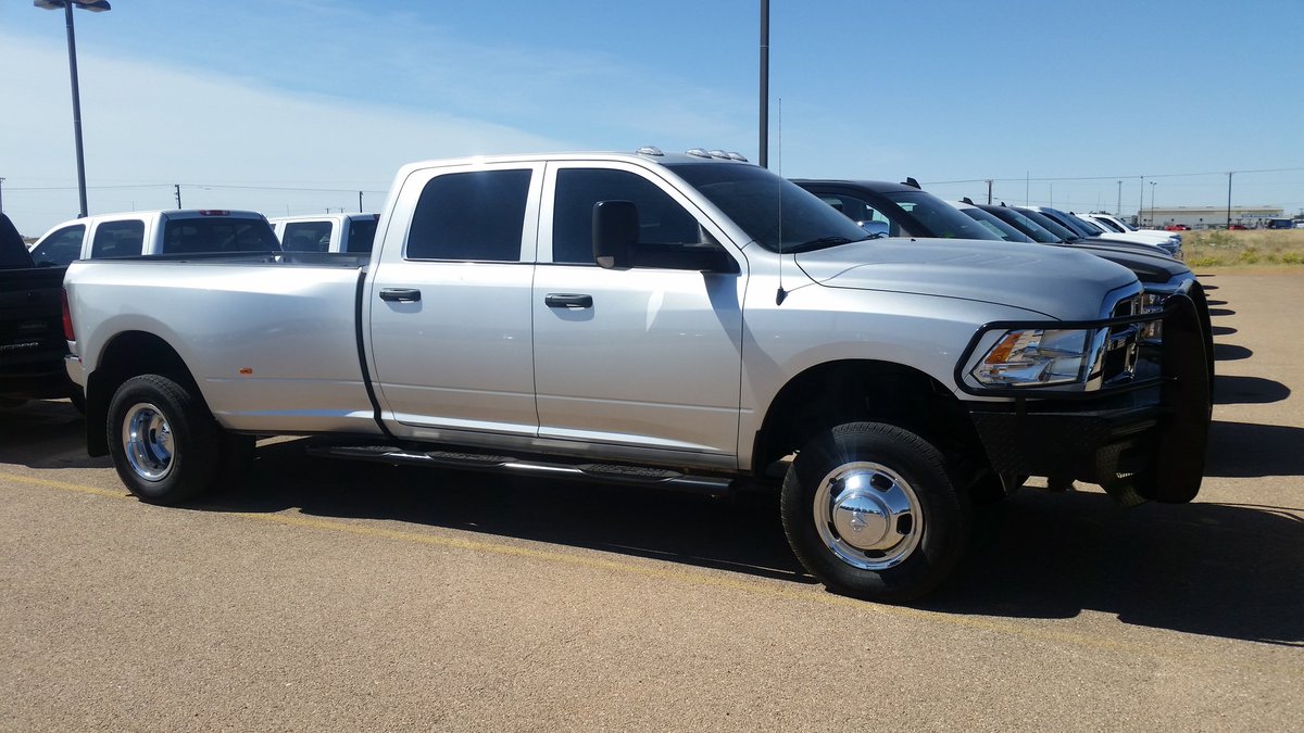 LamesaCarsLen's tweet photo. 2015 Ram 3500 Dually * 31,293 miles $39,991 * Come visit @LamesaChevy for a test drive &amp; #AskForLen https://t.co/NIxNC5U7lV