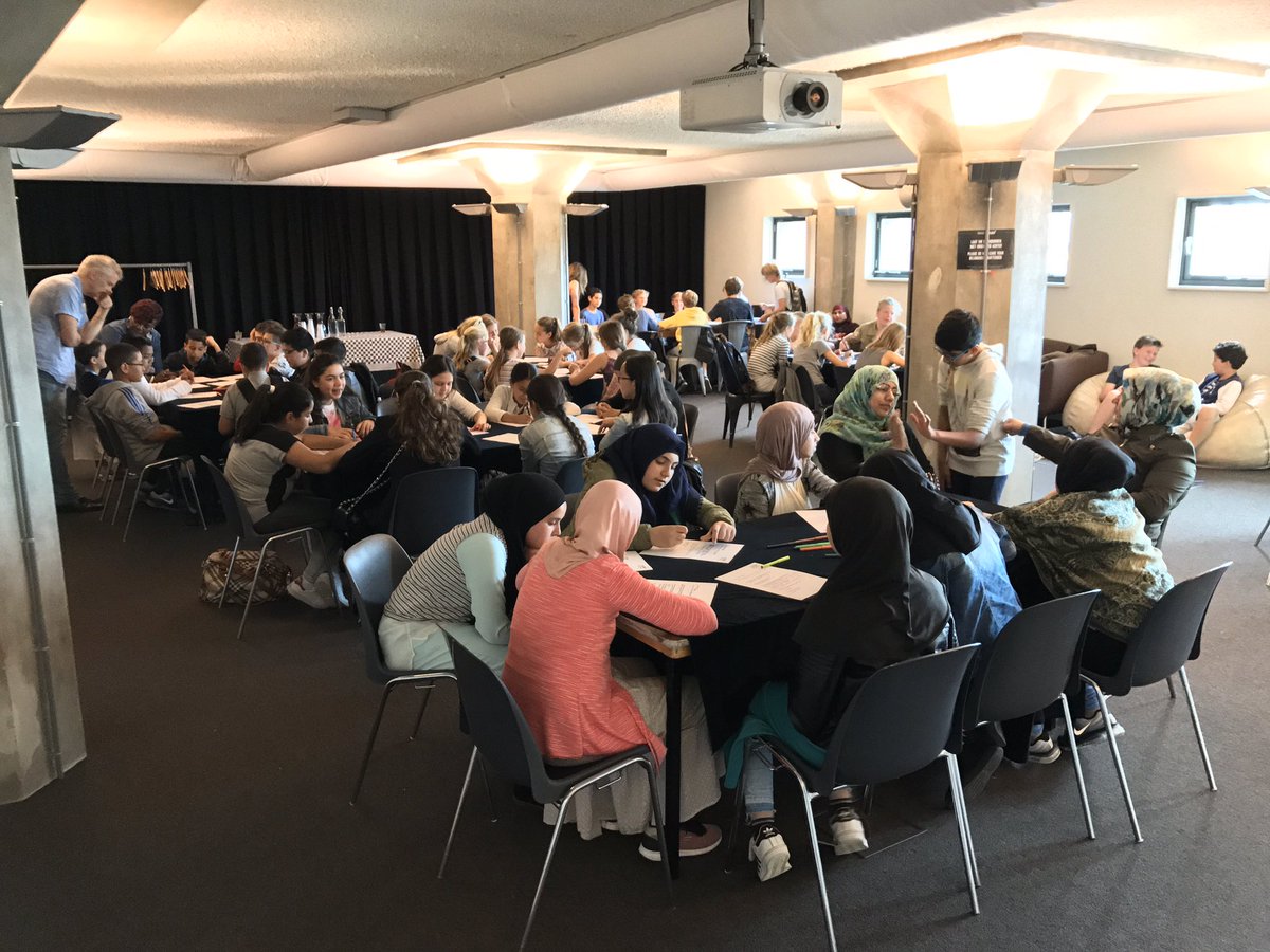Paat's tweet photo. Vandaag waren er 200+ groep 8'ers in @De_Zwijger voor de start van #MijnAmsterdam. Leuke workshop met ze gedaan over hun eigen buurt. https://t.co/BkfgnEQksj