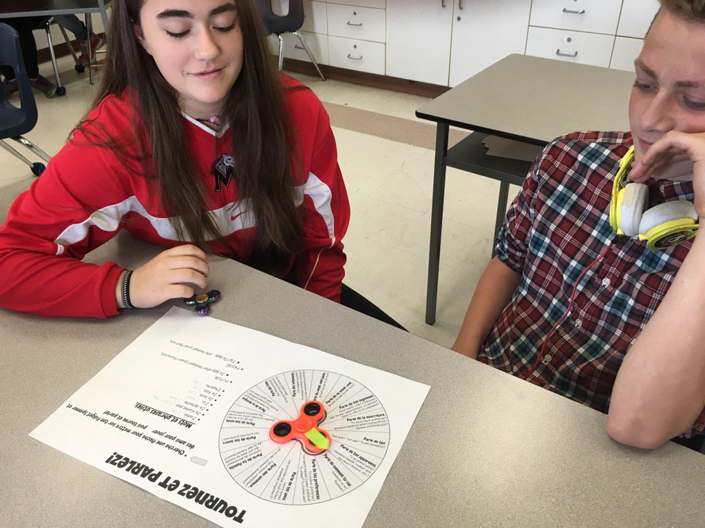 MlleCogar's tweet photo. Putting fidget spinners to good use to choose topics for french conversations at @RollingHillsPS ! https://t.co/55j1orz7iG