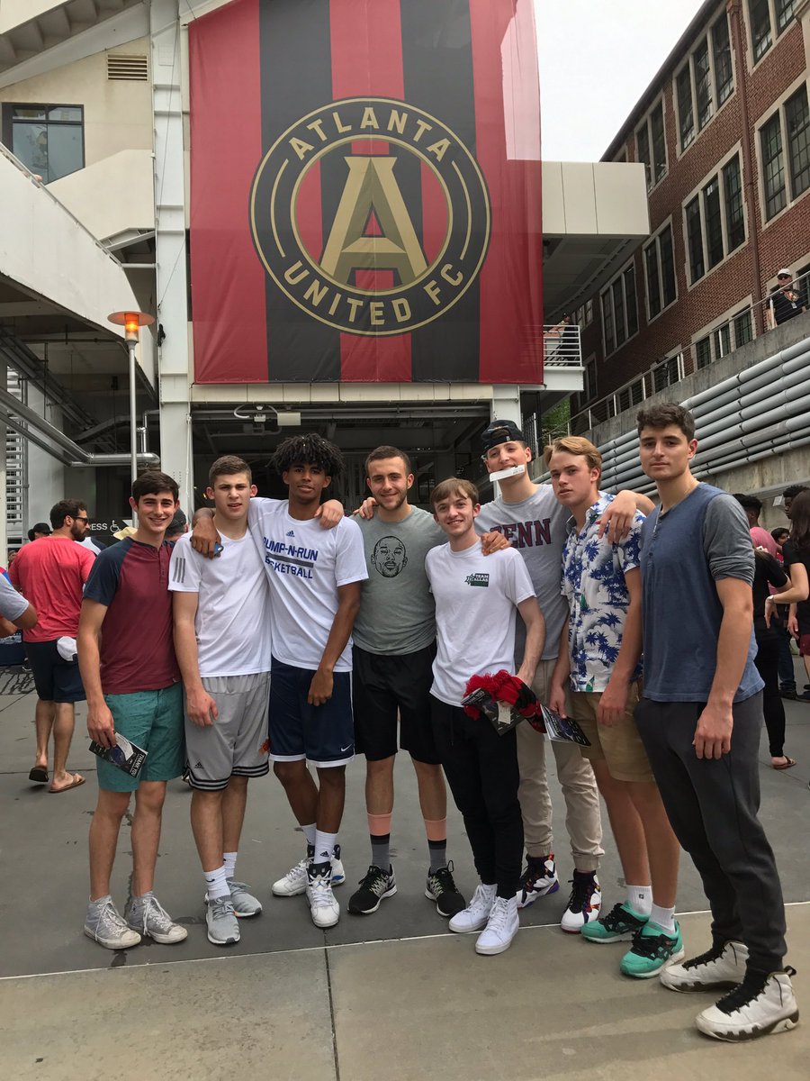 Cmilobsky's tweet photo. @MaccabiUSA 18u boolin at Atlanta united soccer game #mac20 https://t.co/L6pEMdBHBU