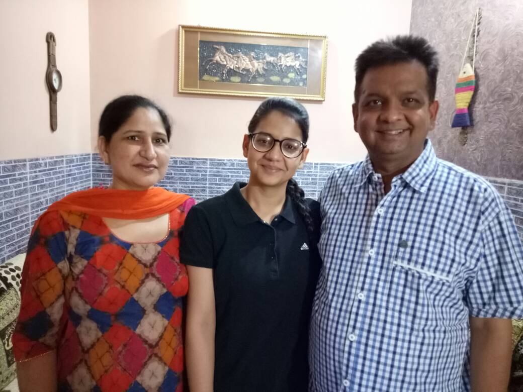 ifrahmufti's tweet image. Anureet Kaur, #ISC2017 medical topper from #Chandigarh with 93% wants to go for civil services.. ! #ICSEresults2017 #StXaviers #Chandigarh