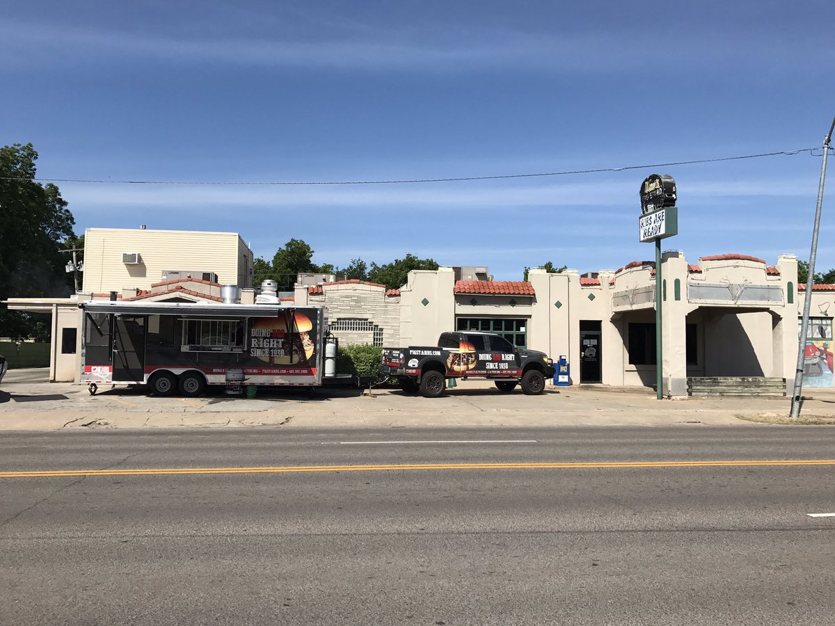 vps_mobile's tweet photo. #ribsareready  We are ready to serve up some BBQ! Come see us - 320 N Porter Norman https://t.co/u9g8AMW8bX