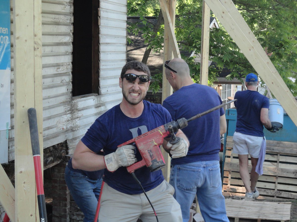 DukeFuqua's tweet photo. 89 staff volunteers put in 356 service hours at local non-profits including @DiaperBankNC @DPFC_NC @durhamhabitat @RescueDurham #FuquaServes https://t.co/Bj6Aj4ViVS