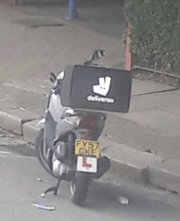 How long will <a href="/wandbc/">Wandsworth Council</a> #Wandsworth will be a marijuana pitstop for <a href="/Deliveroo/">Deliveroo</a> drivers? #name&amp;shame