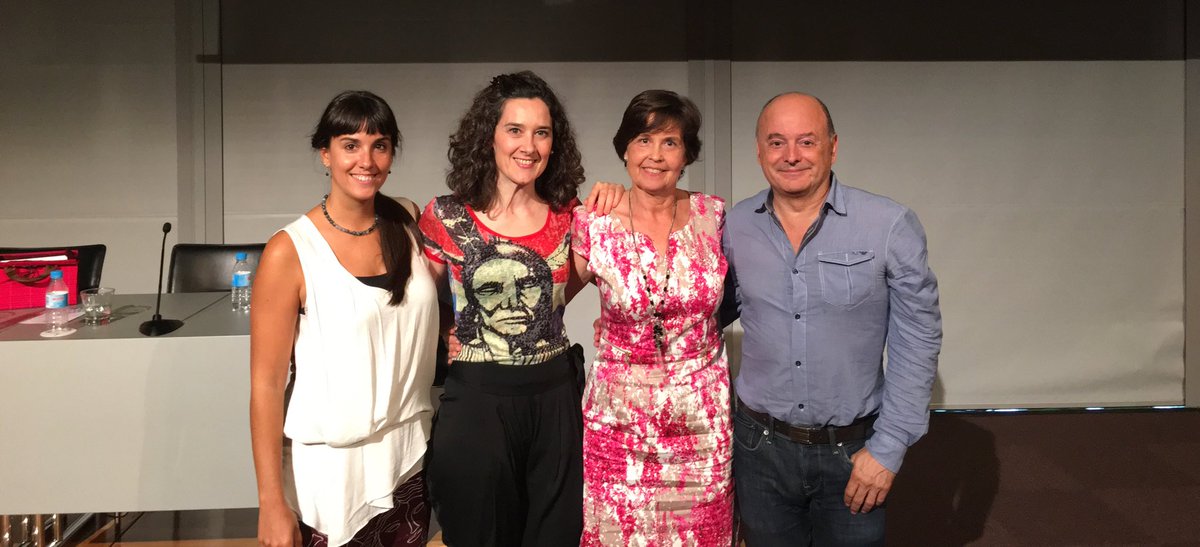 DietistaBcn's tweet photo. Hoy ponencia: la #nutrición en la #menopausia y presentación del estudio #climasoy con Camil Castelo, Carmen Martín, Lucia Martínez #ICN2017 https://t.co/ELm51Zyrqo