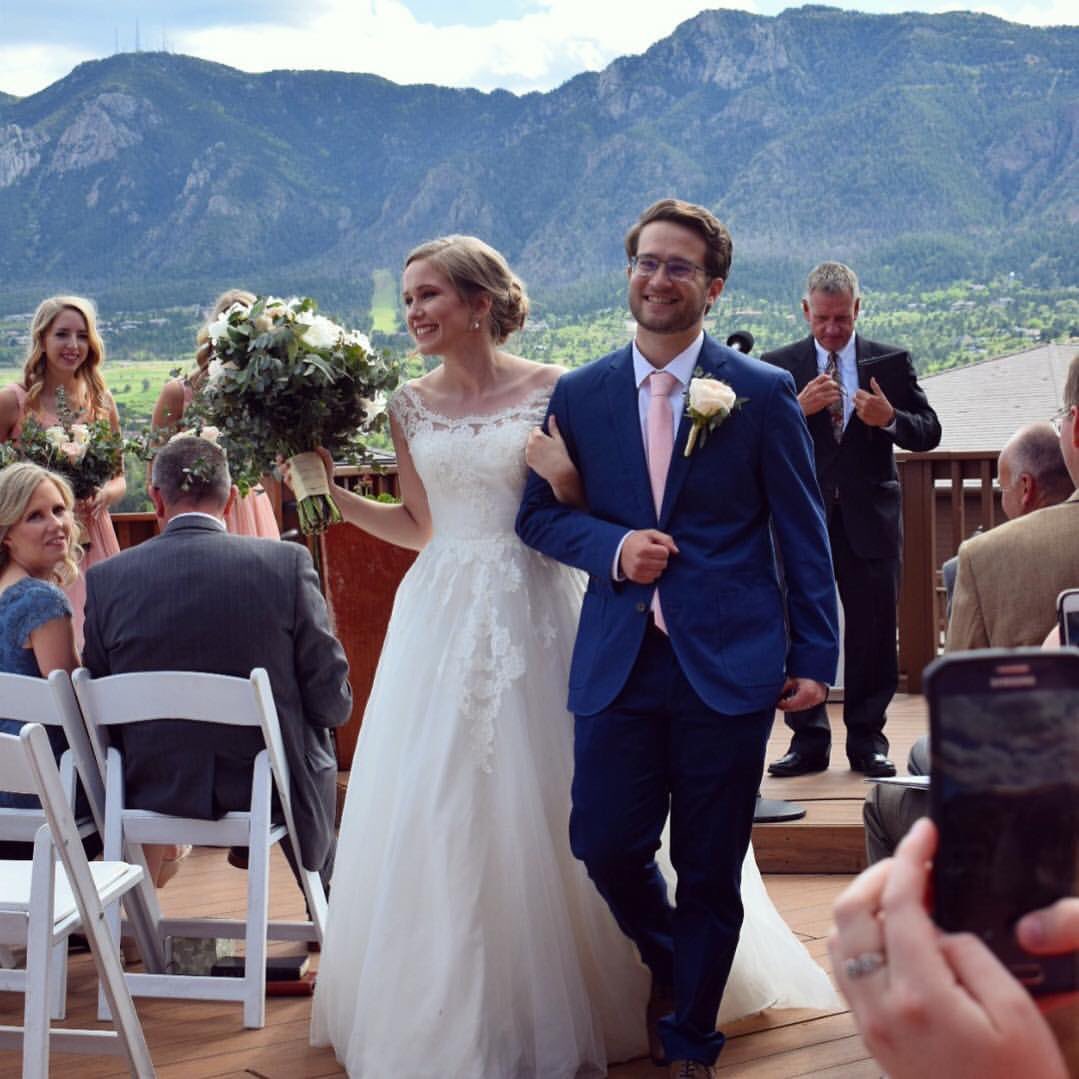 elliemleonard's tweet image. A brief personal update: I'm married.